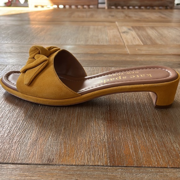 Kate Spade yellow bow sandals - Picture 6 of 6